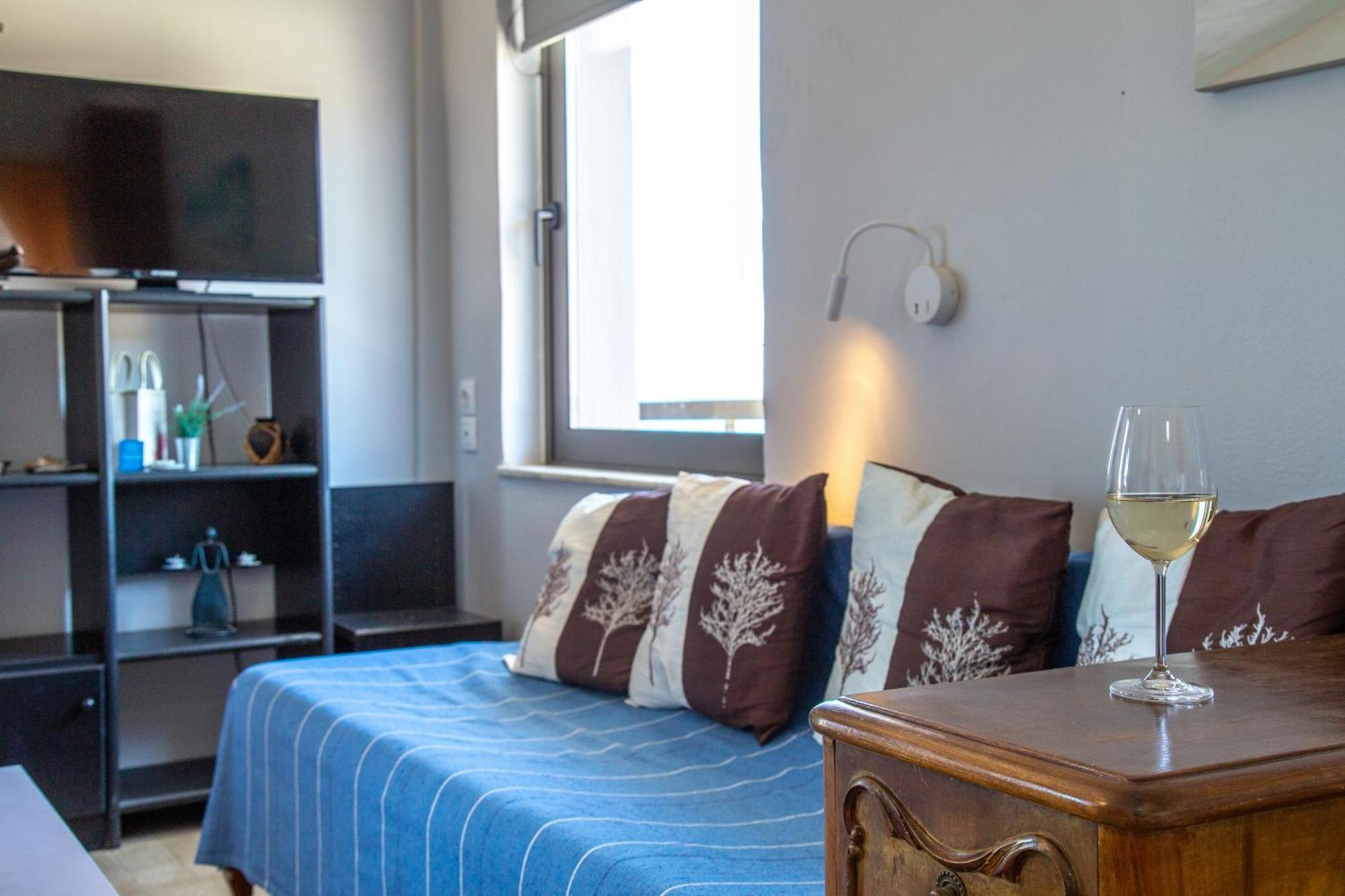 Nefeli Rooms Agia Marina  Bagian luar foto