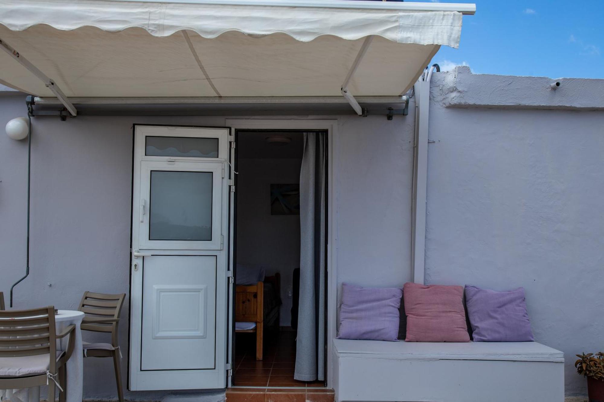 Nefeli Rooms Agia Marina  Bagian luar foto