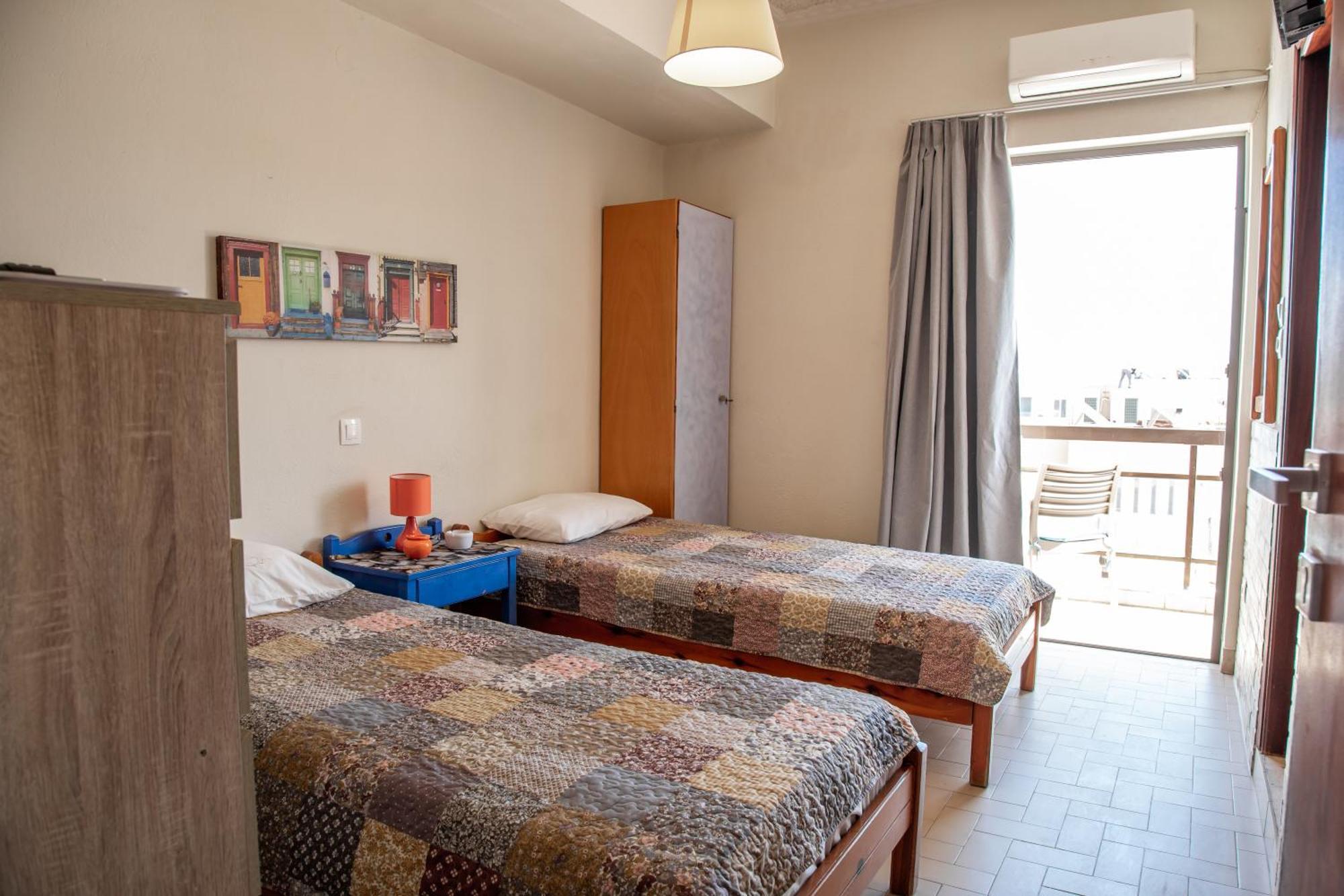 Nefeli Rooms Agia Marina  Bagian luar foto