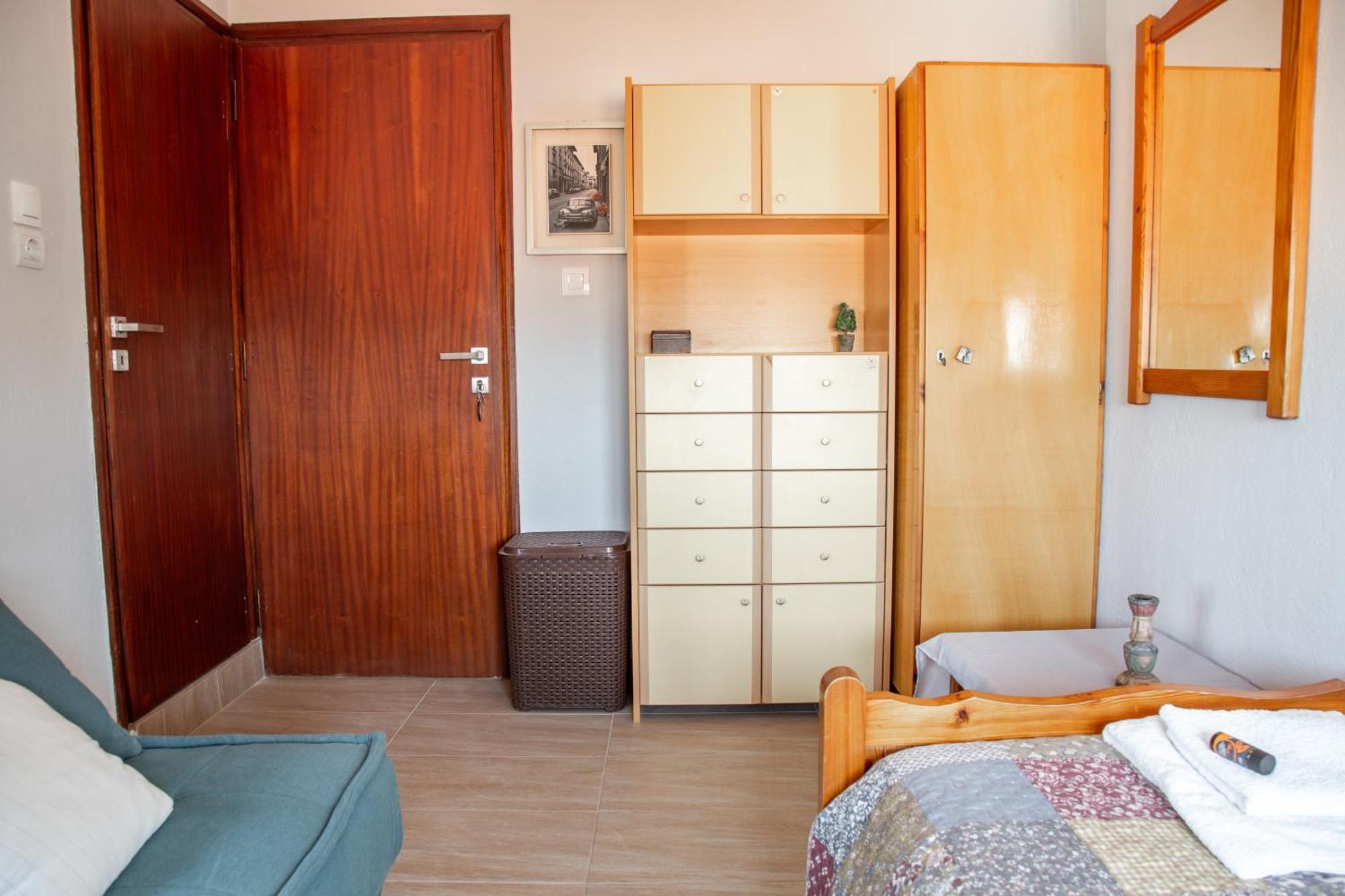 Nefeli Rooms Agia Marina  Bagian luar foto