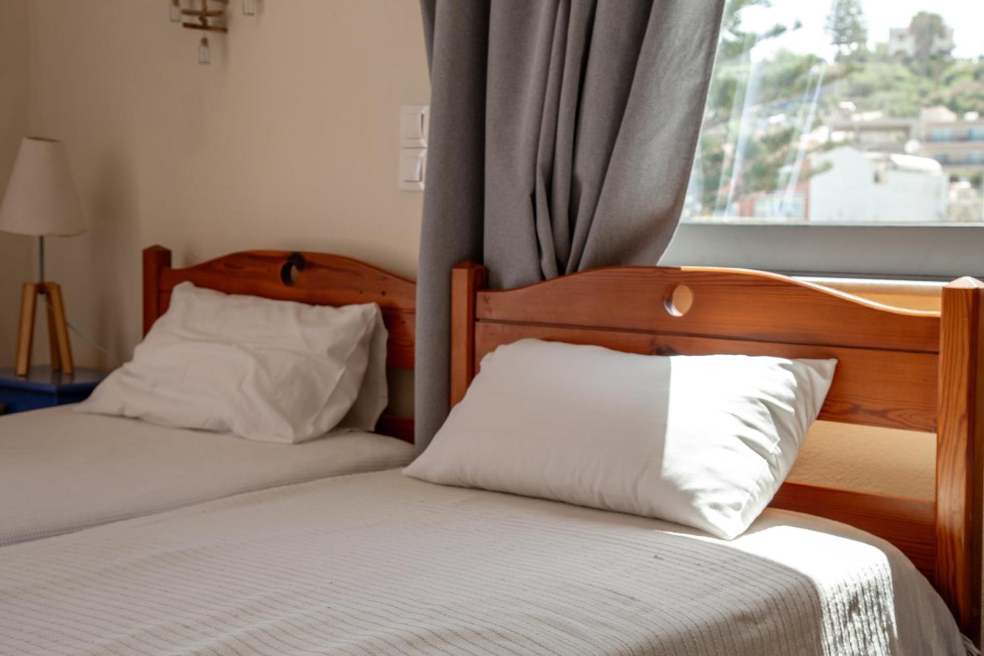 Nefeli Rooms Agia Marina  Bagian luar foto