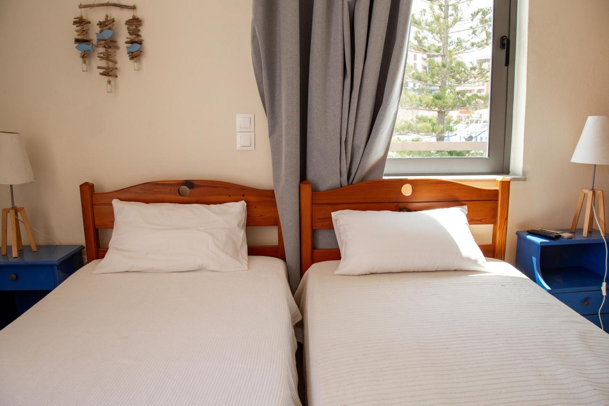Nefeli Rooms Agia Marina  Bagian luar foto