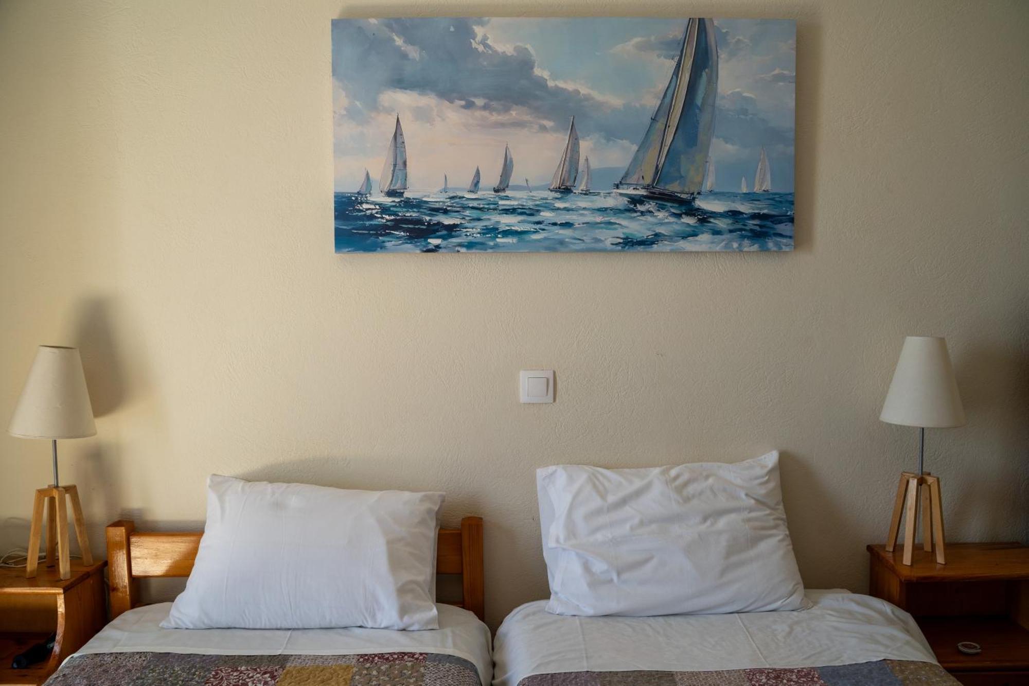 Nefeli Rooms Agia Marina  Bagian luar foto