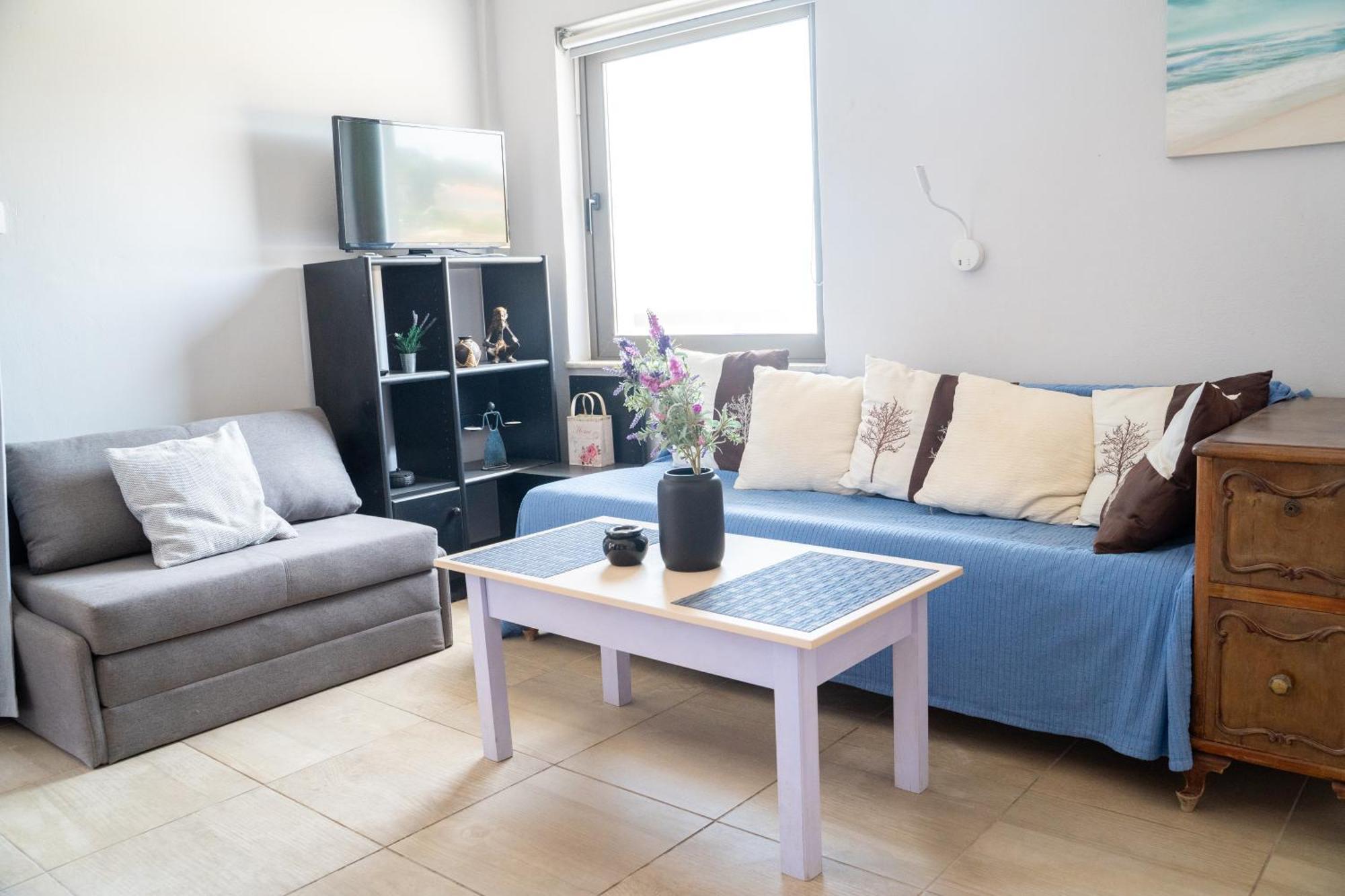Nefeli Rooms Agia Marina  Bagian luar foto
