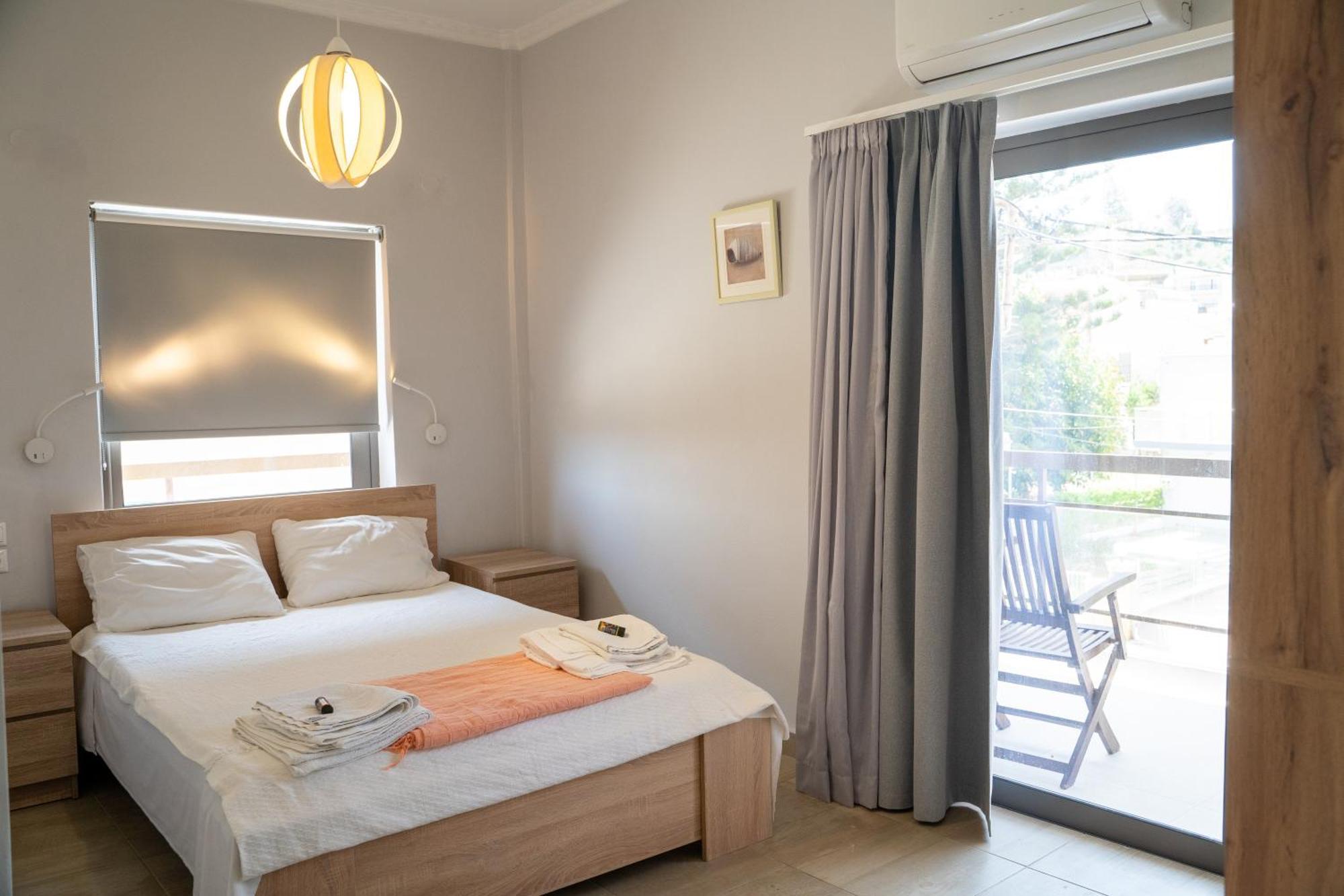 Nefeli Rooms Agia Marina  Bagian luar foto